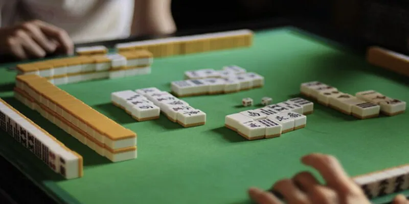 Bộ bài gồm 4 bộ và 1 khung, với tổng số 160 quân bài